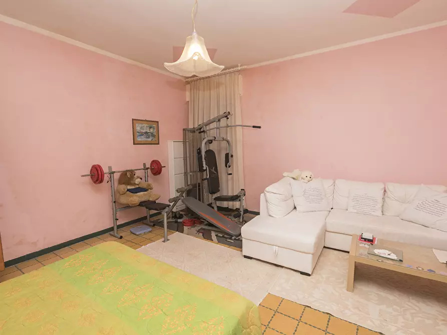 Immagine 54 di Pentalocale in vendita  in Via Venezia 12 a Genova