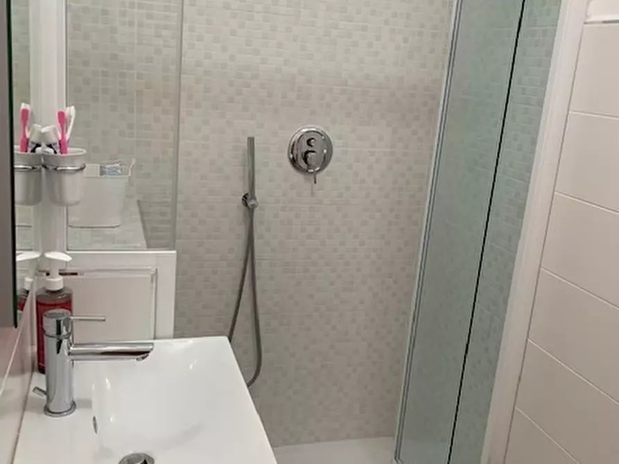 Immagine 33 di Trilocale in vendita  in Via Roma a Alassio