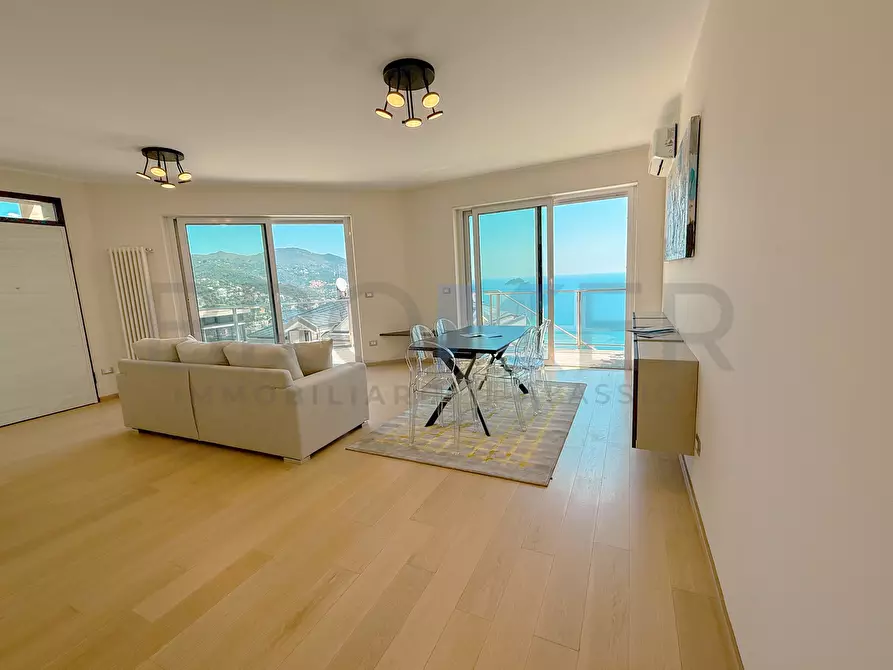 Immagine 24 di Villa in vendita  in Strada Panoramica San Bernardo 116-118 a Alassio