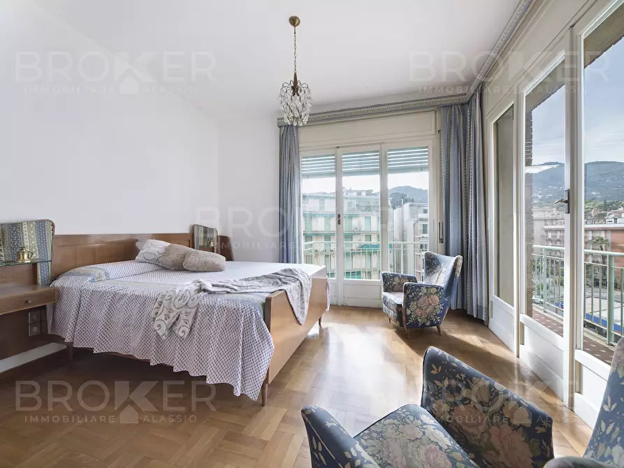 Immagine 14 di Pentalocale in vendita  in Via Don Aurelio Piccagli 12 a Alassio