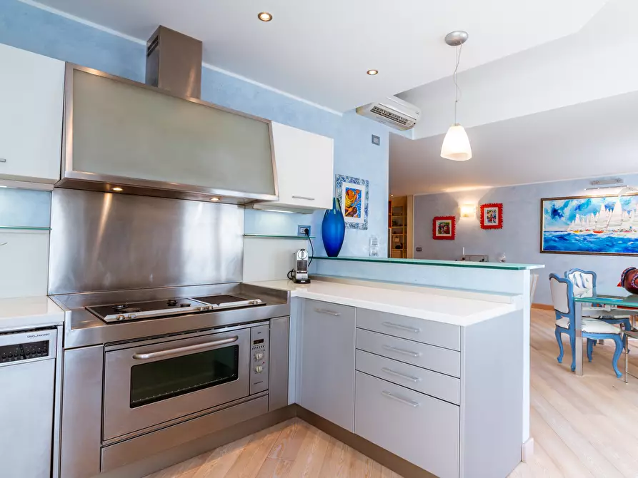 Immagine 41 di Quadrilocale in vendita  in Via Roma 45 a Alassio