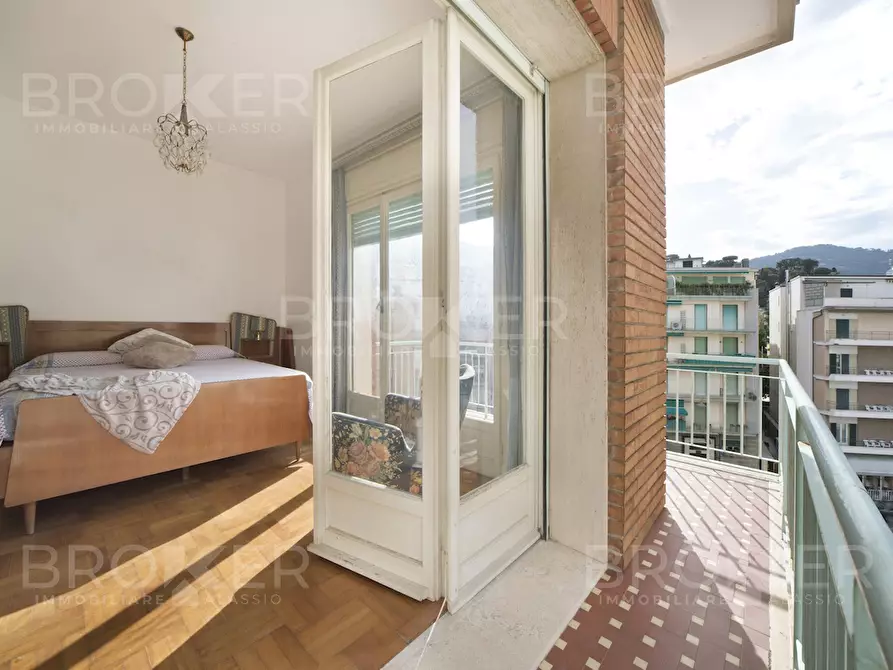 Immagine 15 di Pentalocale in vendita  in Via Don Aurelio Piccagli 12 a Alassio