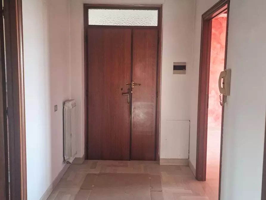 Immagine 39 di Pentalocale in vendita  in Via Console Flaminio a Tuoro Sul Trasimeno