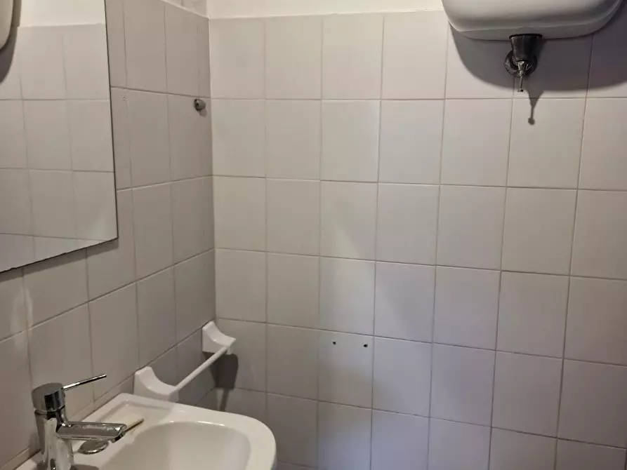 Immagine 49 di Bilocale in vendita  in Via Italia a Magione