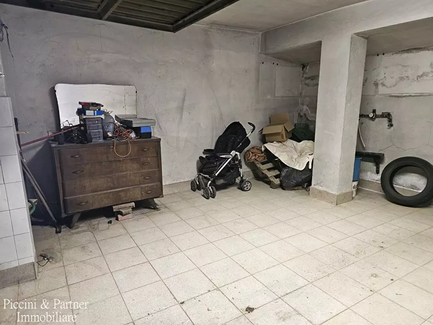 Immagine 43 di Pentalocale in vendita  in Via Ardigò a Perugia