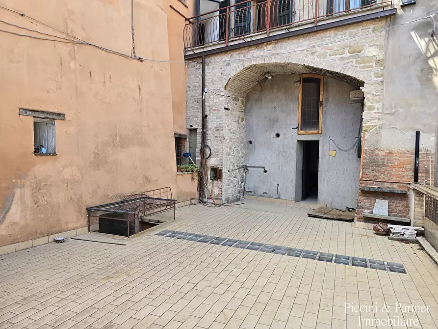 Immagine 15 di Pentalocale in vendita  in Via Imbriani 38 a Perugia