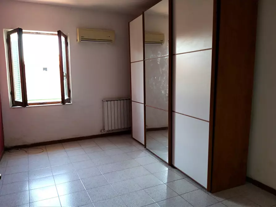 Immagine 10 di Trilocale in vendita  in Piazza Balilla 11 a Castiglione Del Lago