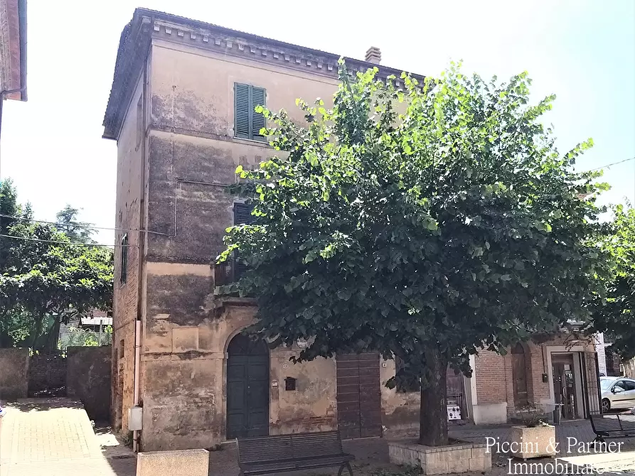 Immagine 1 di Rustico / casale in vendita  in Piazza del Popolo 15 a Castiglione Del Lago