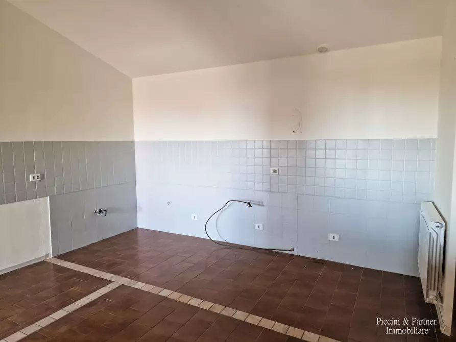 Immagine 12 di Pentalocale in vendita  in Via della Martinella 9A a Passignano Sul Trasimeno
