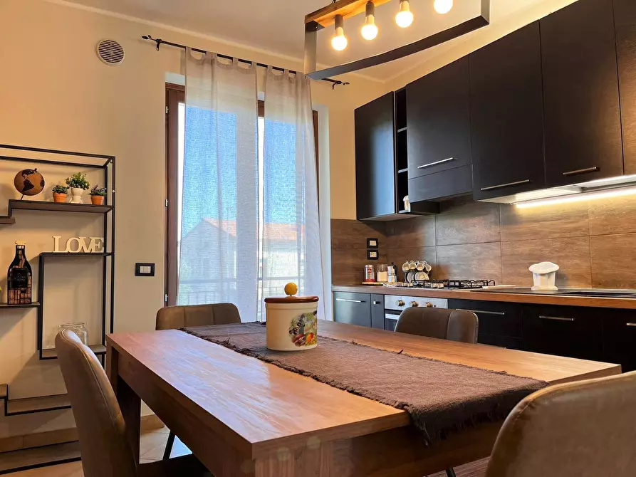 Immagine 9 di Quadrilocale in vendita  in Via Friuli a Castiglione Del Lago