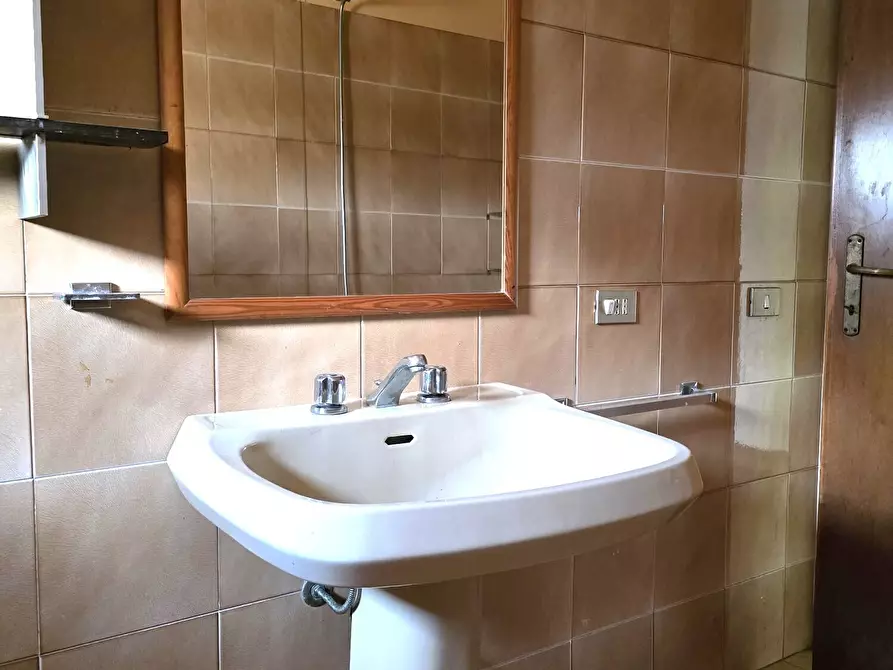 Immagine 29 di Pentalocale in vendita  in Viale Sempione a Città Di Castello