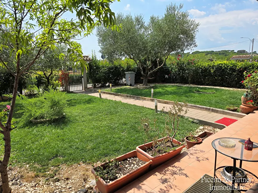 Immagine 4 di Villa in vendita  in Via Lillacci a Perugia