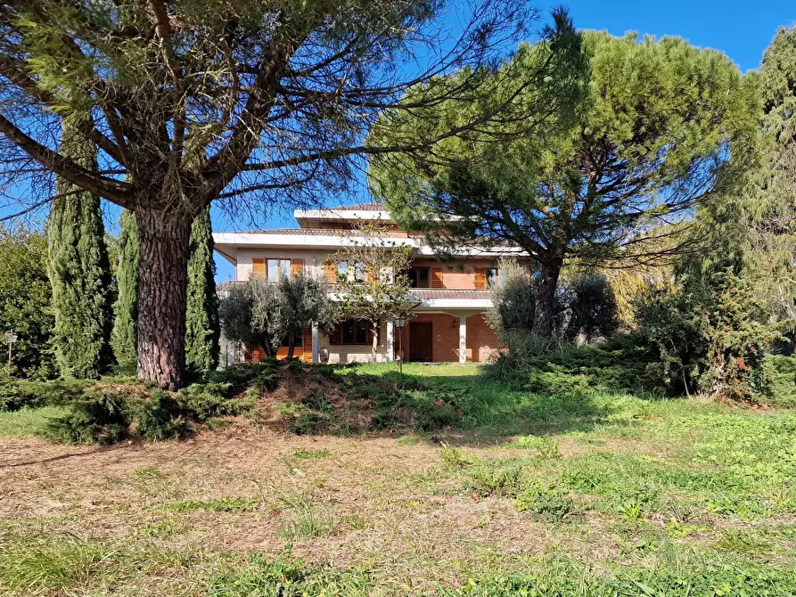 Immagine 1 di Villa in vendita  in Viale Perugia 37 a Castiglione Del Lago