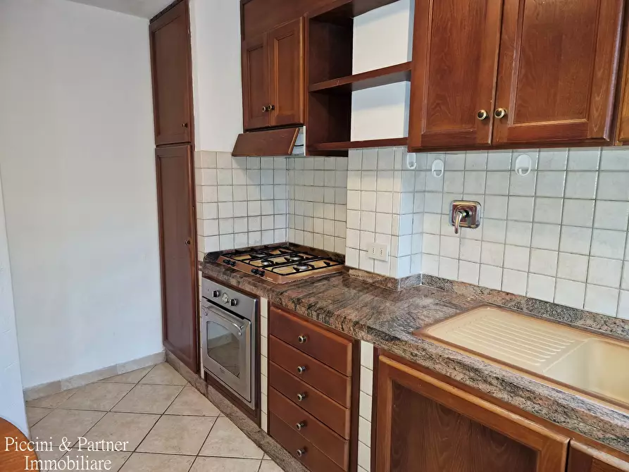 Immagine 10 di Porzione di casa in vendita  in Via Anghiari a Castiglione Del Lago