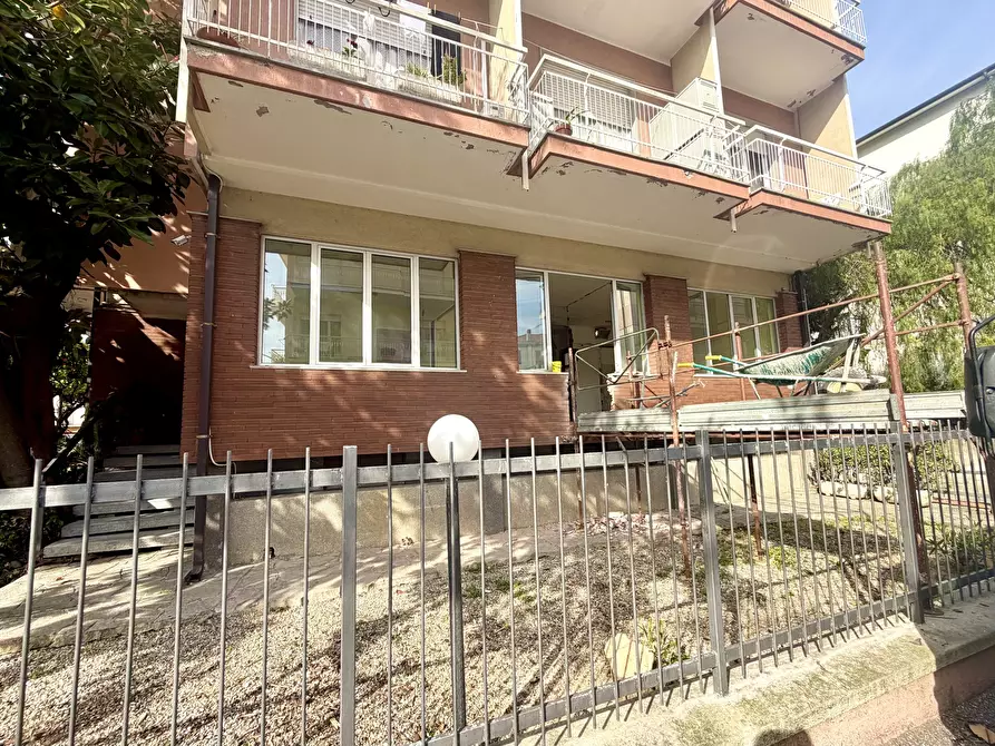 Immagine 5 di Trilocale in vendita  in Viale J. F. Kennedy 129 a Diano Marina