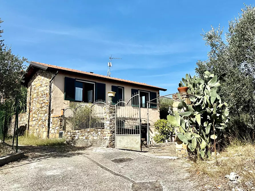 Immagine 2 di Rustico / casale in vendita  in Via Madonna Della Neve a Diano Castello