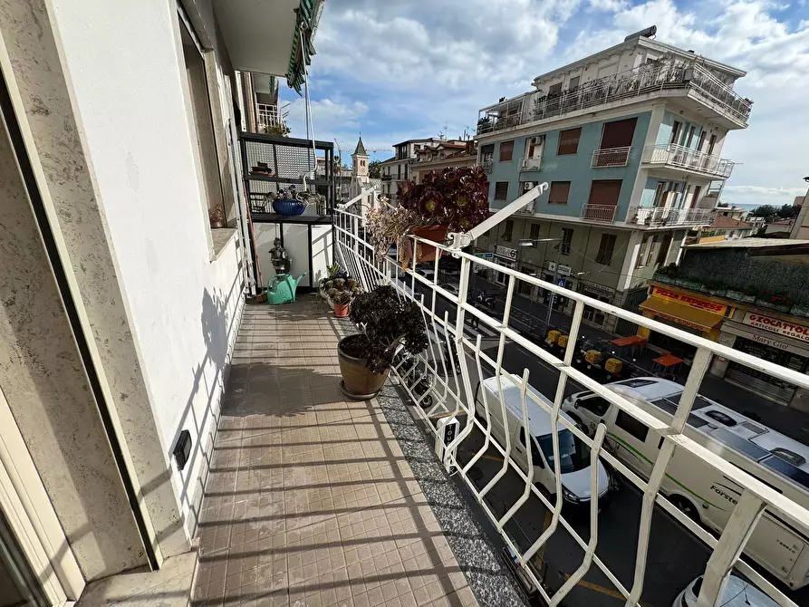 Immagine 19 di Quadrilocale in vendita  in Corso Cavallotti 209 a San Remo