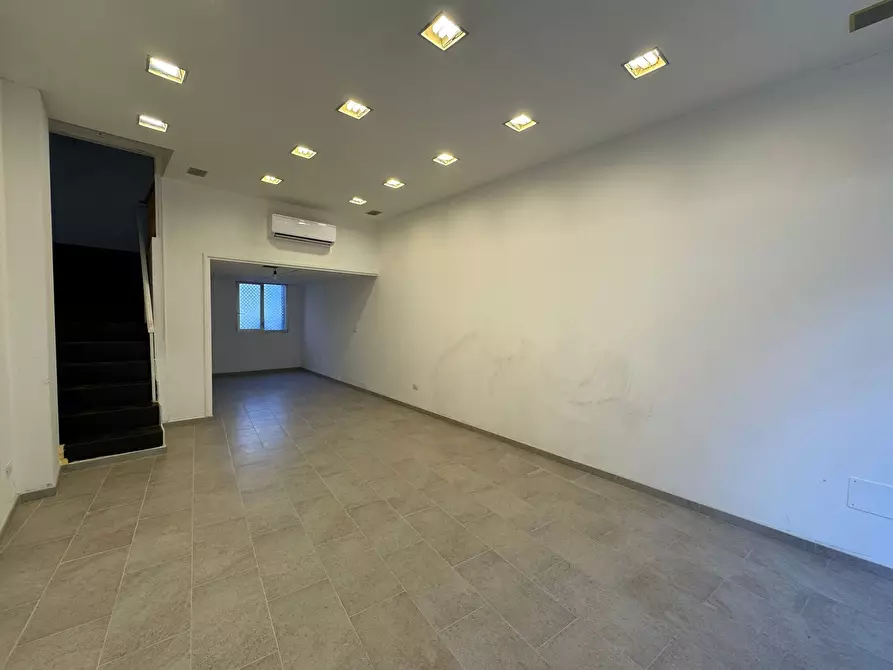 Immagine 8 di Locale commerciale in affitto  in Via Lamarmora 31 a San Remo