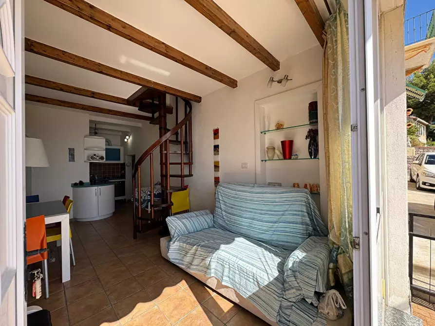 Immagine 9 di Bilocale in vendita  in Via Val D'Olivi 379 a San Remo