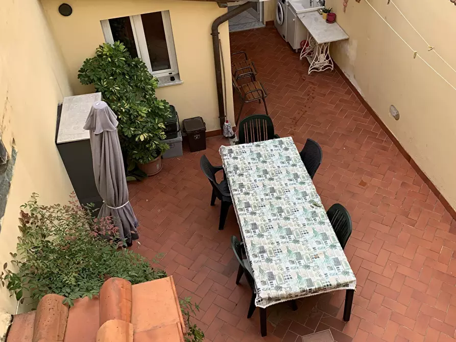 Immagine 1 di Casa semindipendente in affitto  a Viareggio