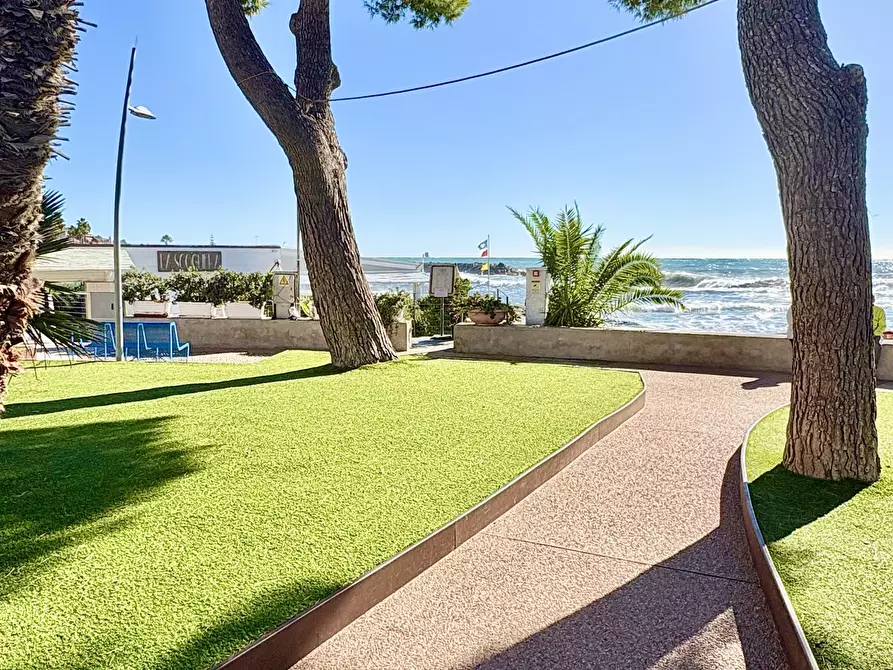 Immagine 51 di Monolocale in vendita  in Via Allavena a Riva Ligure