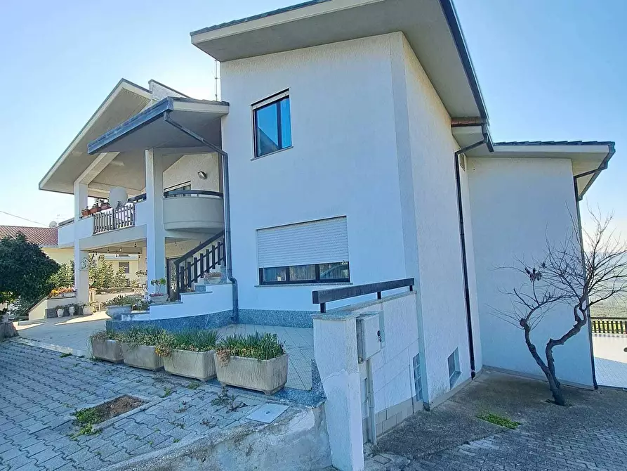 Immagine 37 di Quadrilocale in vendita  in Via Moscete 31 a Castel Frentano