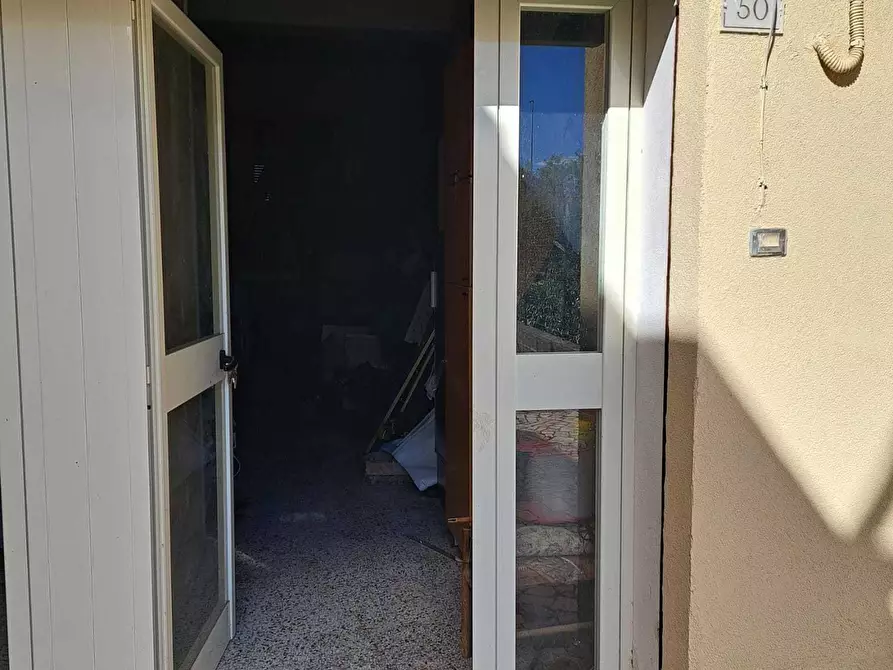 Immagine 3 di Locale commerciale in vendita  in strada per lanciano 65 a Santa Maria Imbaro