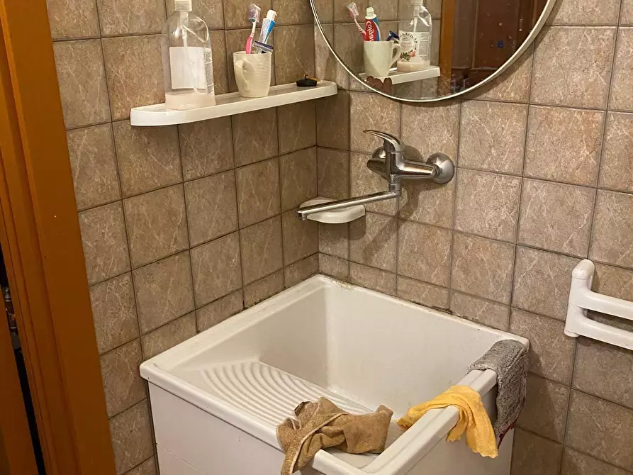 Immagine 11 di Locale commerciale in vendita  in piazza san giorgio 4 a Treglio