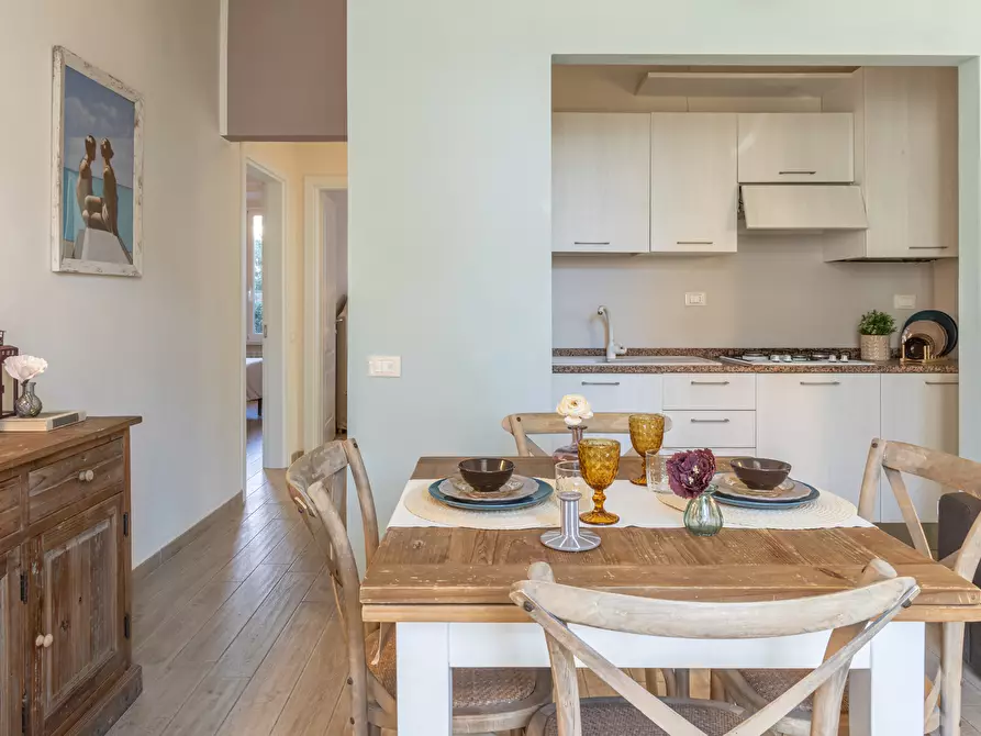 Immagine 3 di Villa in vendita  in Viale della Vittoria a Cecina