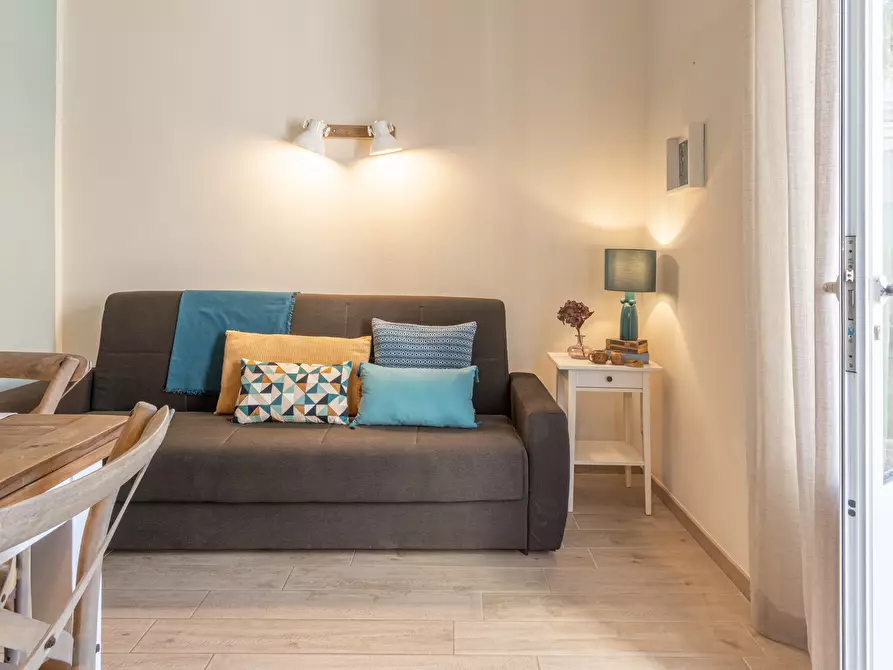 Immagine 5 di Villa in vendita  in Viale della Vittoria a Cecina