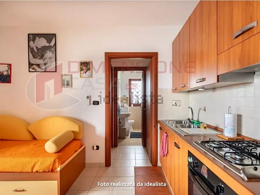 Immagine 8 di Bilocale in vendita  in Via Roccaspinalveti a Roma
