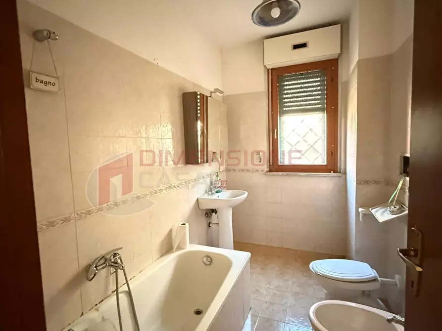 Immagine 13 di Trilocale in vendita  in VIA DEL FOSSO DELL'OSA a Roma