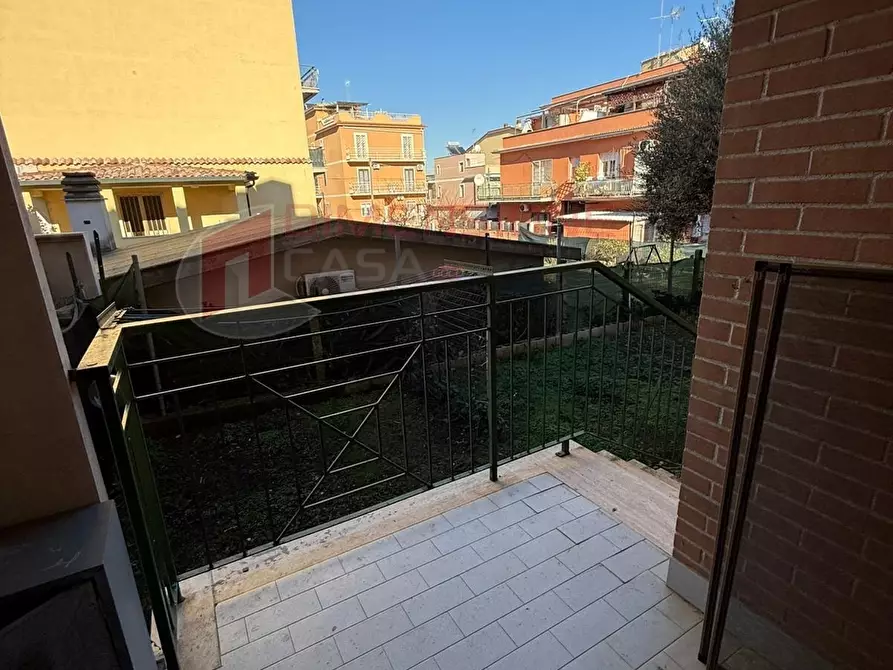 Immagine 2 di Trilocale in vendita  in VIA DEL FOSSO DELL'OSA a Roma