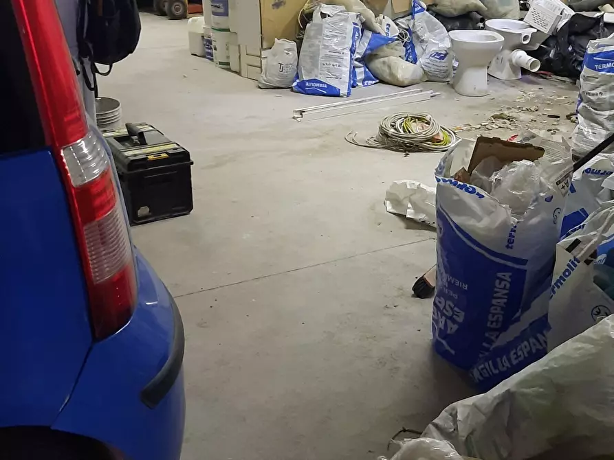 Immagine 4 di Garage in vendita  in Via Umberto Boccioni 50 a Morlupo