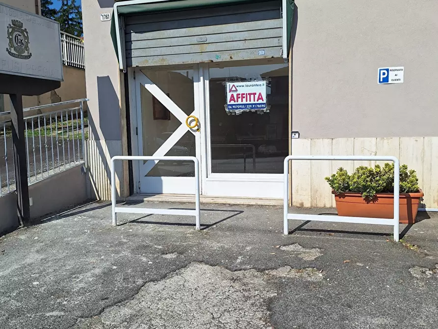 Immagine 4 di Locale commerciale in affitto  in Via Flaminia 1761 a Morlupo