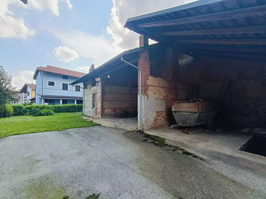 Immagine 13 di Magazzino in vendita  in Via Chiesa S.Domenico 1 a Front