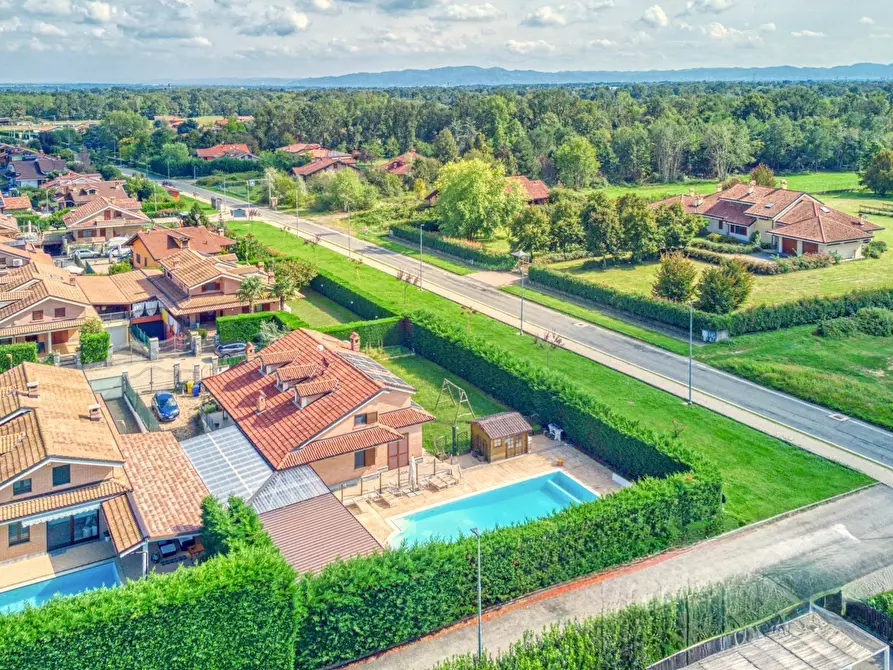 Immagine 11 di Villa in vendita  in Viale Paradiso a Rivarossa