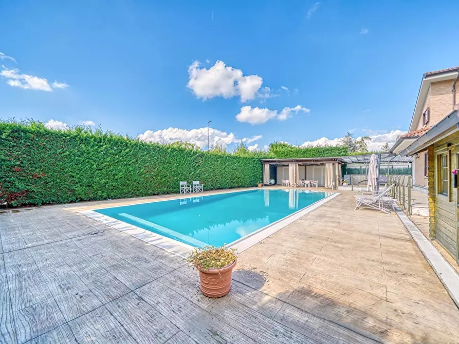 Immagine 3 di Villa in vendita  in Viale Paradiso a Rivarossa