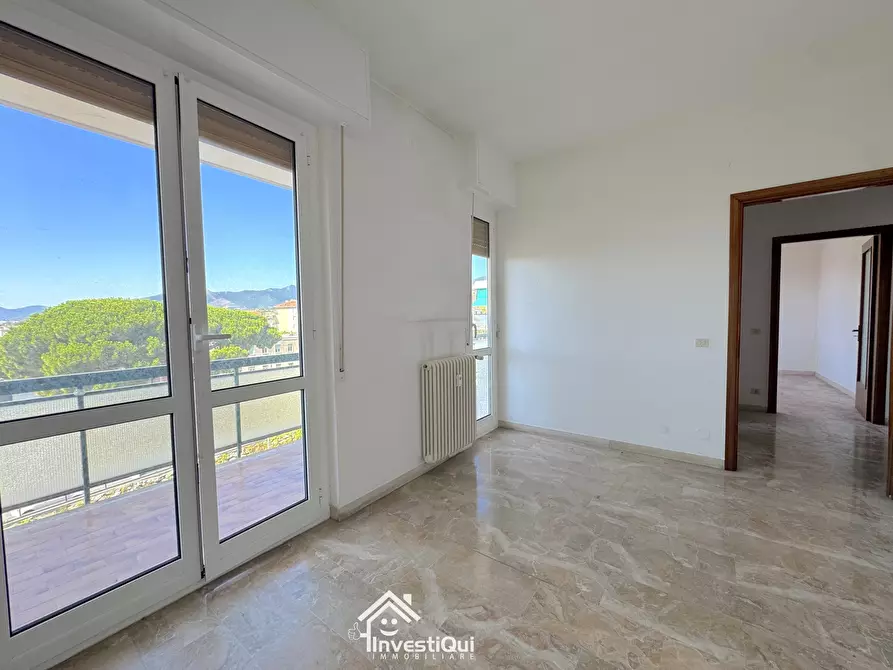 Immagine 5 di Bilocale in vendita  in Viale Riviera 22 a Pietra Ligure