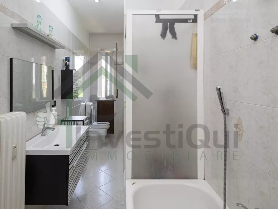 Immagine 19 di Trilocale in vendita  in VIA VITTORIO VENETO 4 a Ciriè