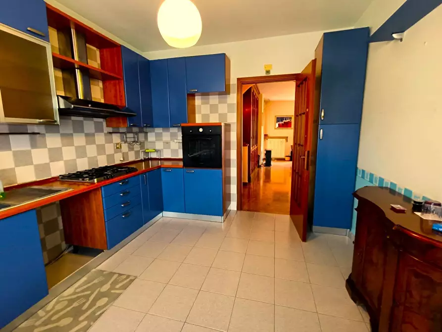 Immagine 13 di Pentalocale in vendita  in Via Villarbasse 32 a Torino