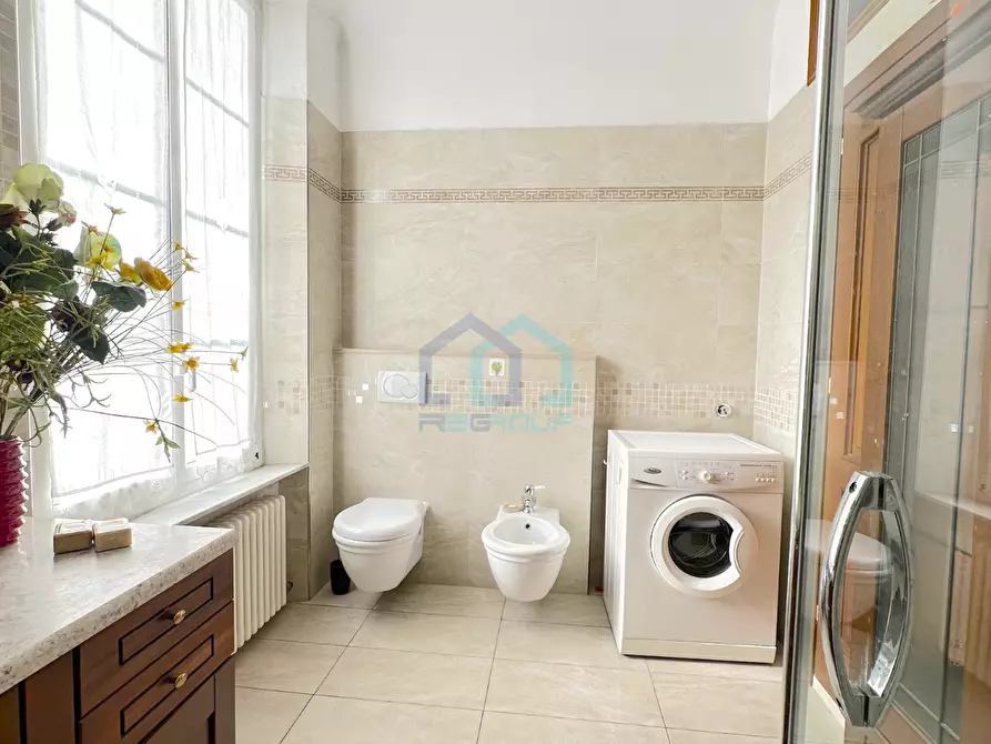 Immagine 14 di Pentalocale in vendita  in Via Piave 25 a Savona