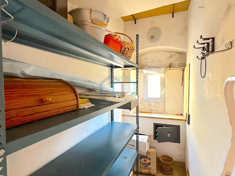 Immagine 16 di Pentalocale in vendita  in Via Piave 25 a Savona