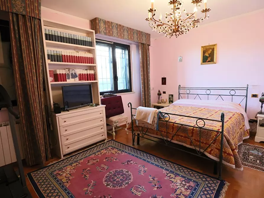 Immagine 16 di Villa in vendita  in Via di Marco Simone 84 a Guidonia Montecelio