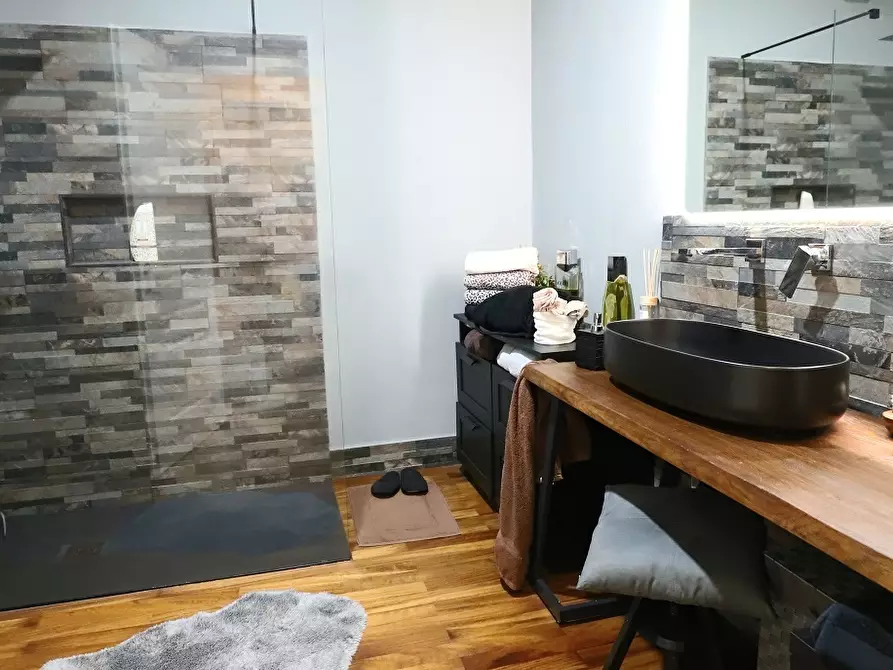 Immagine 21 di Villa in vendita  in Via di Marco Simone 80 a Guidonia Montecelio