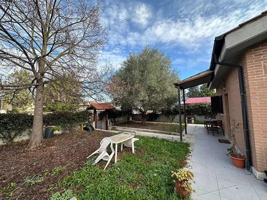 Immagine 9 di Casa indipendente in vendita  in Via Svetonio 15 a Guidonia Montecelio