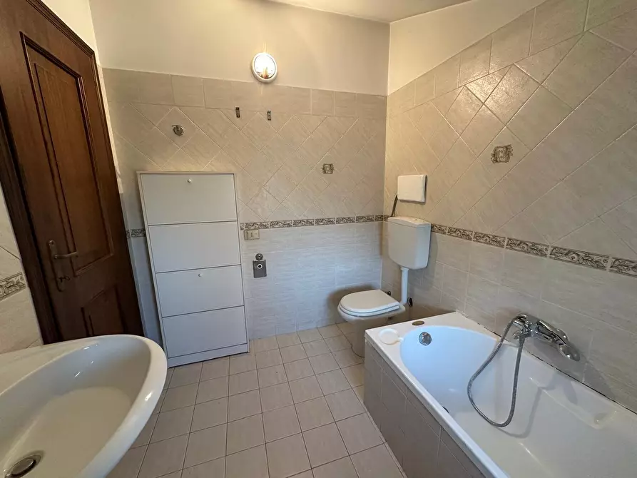 Immagine 20 di Casa trifamiliare in vendita  in Via Svetonio 73 a Guidonia Montecelio