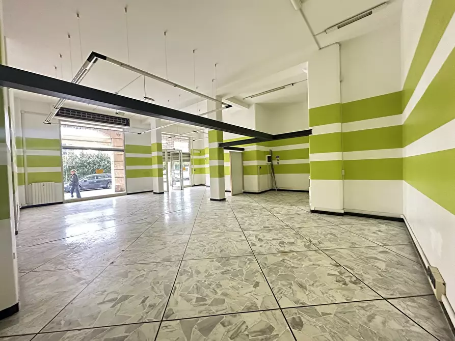 Immagine 1 di Locale commerciale in affitto  a Chiavari