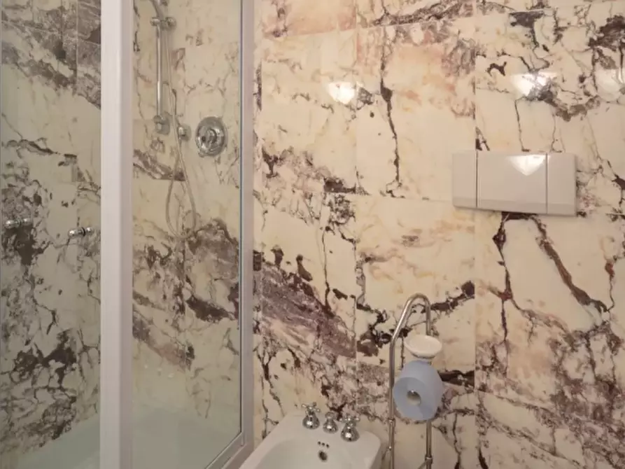 Immagine 23 di Quadrilocale in affitto  a Chiavari