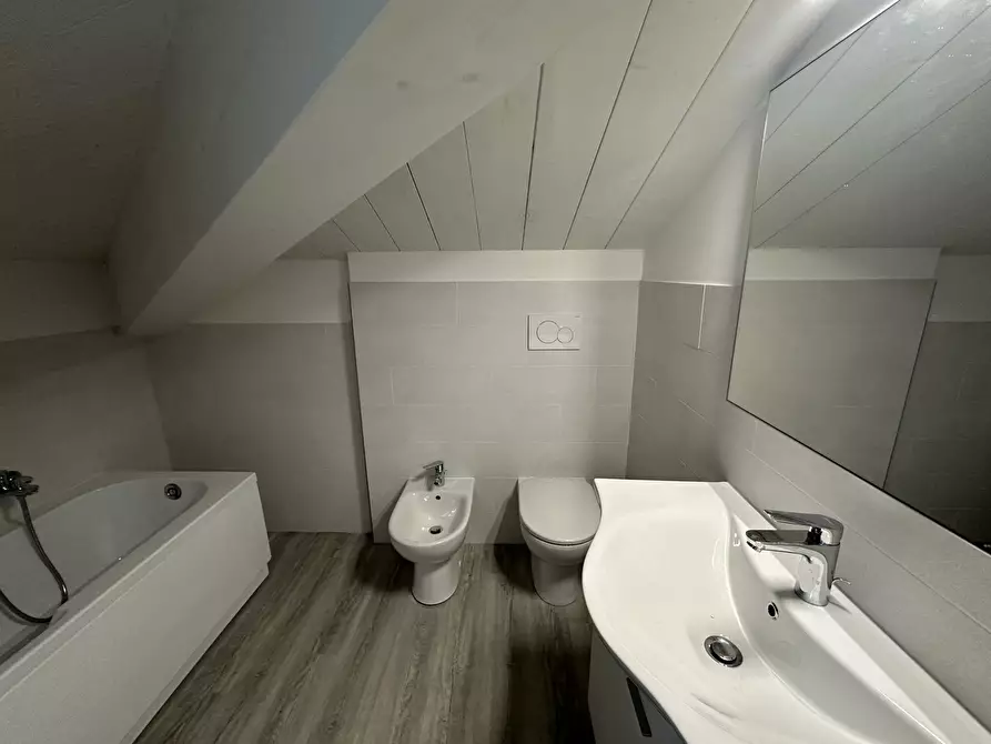 Immagine 13 di Ufficio in affitto  a Chiavari